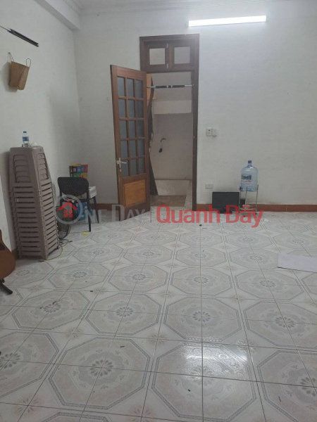 Car Parking Alley House for rent on Vu Thanh Street, Hao Nam, Dong Da, area 51m - 4.5 floors - price 15.5 million Rental Listings