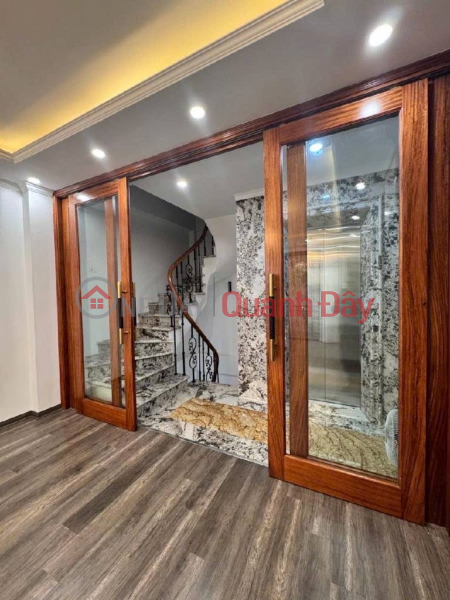 đ 18 tỷ | THỤY KHUÊ 37M x7 TẦNG THANG MÁY 18 TỶ NGÕ THÔNG RA HỒ,10M RA PHỐ ,XE 16 CHỖ ĐỖ CỬA