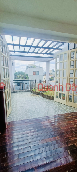 đ 22 Million/ month | 5-storey house - Le Van Sy car alley, 5 bedrooms, blooming queen