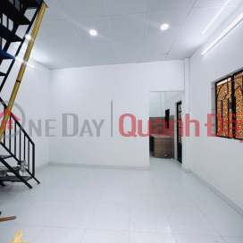 Bán Nhà Hoàng Diệu Q.4, 1 Trệt, 2 lầu, Cách MT Hoàng Diệu 20m, Giá Nhỉnh 3 Tỷ. _0