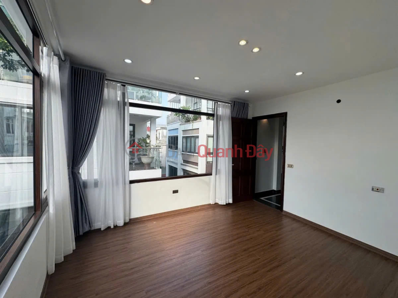 NEW HOUSE BUILT BY RESIDENTS, CORNER LOT, ALLEY WITH CAR ACCESS, Duc Giang, 47m2, 4 floors, 11 billion, Long Bien., Vietnam Sales, đ 11 Billion