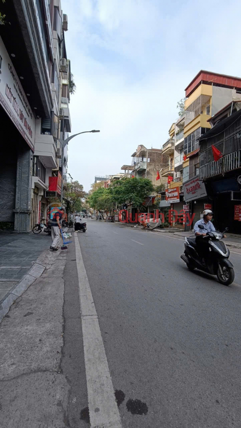 BÁN ĐẤT TẶNG DẪY NHÀ MẶT TIỀN PHỐ VỌNG, 1100 M2, MẶT TIỀN 30 M, GIÁ 358 TỶ. _0