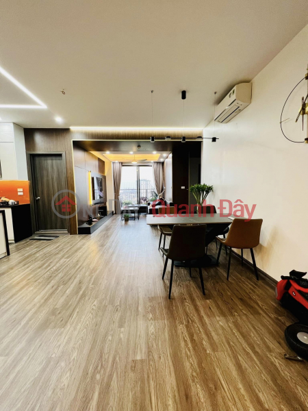 Homeowner gives furniture for billions of dollars, apartment in the center of youth district 130m, priced at 4 billion 5, Vietnam | Sales, đ 4.5 Billion