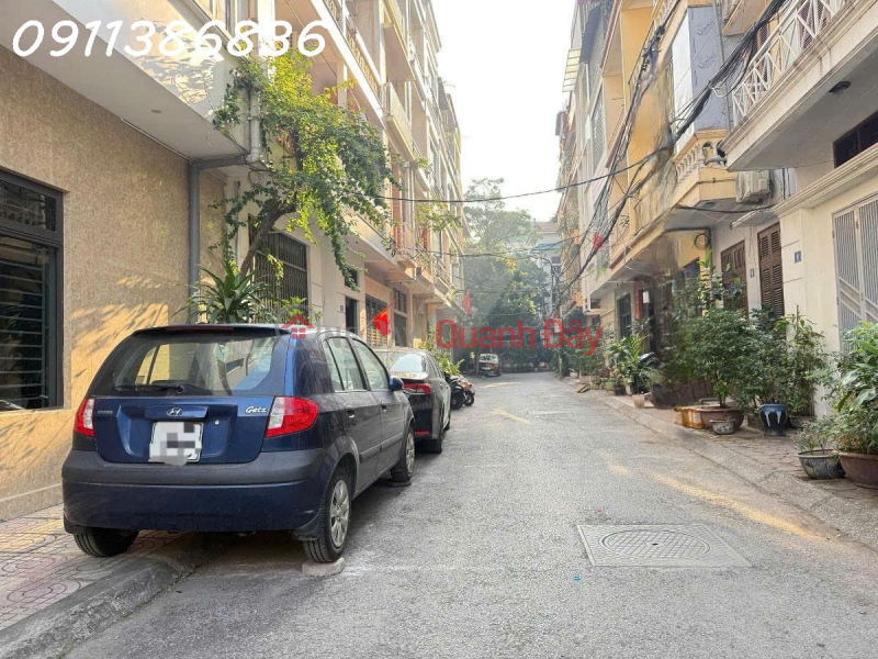 đ 29 Billion | Garage, Car access, 100m from Dich Vong Street, 4 floors, Elevator, High-class neighborhood, 29 billion VND