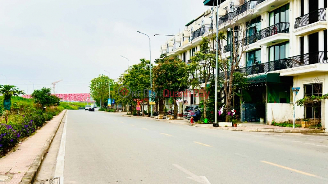 Adjacent to Vy Yen, 77m², 7m frontage, 3 sides open, parking available day and night. Sales Listings