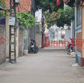 Da Ton, formerly Gia Lam, now Bat Trang, Hanoi. 72m2, 7-seater, corner house, price 5 billion VND (negotiable). Contact 0392248515 _0