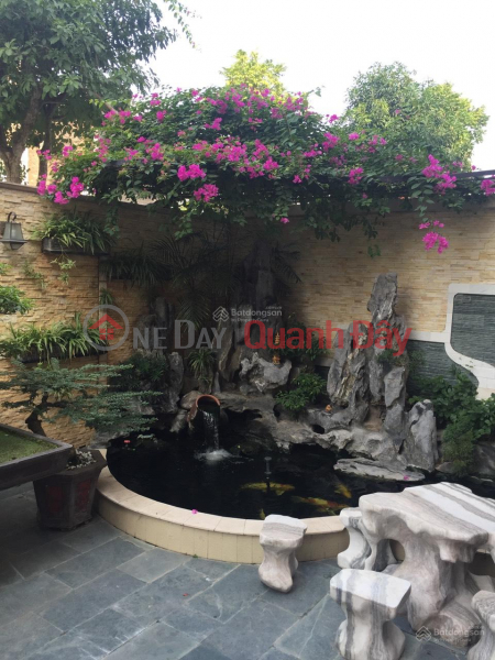 đ 150 Million | Selling villa of Southwest Linh Dam 200m2, 4-storey house, 10m frontage, golden business location
