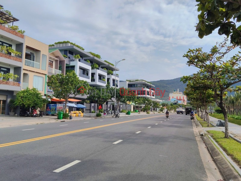 ► Đất Mặt Tiền Biển Hoàng Sa, Bãi Tắm Chính Sơn Trà, 220m2, ngang 10m | Việt Nam, Bán đ 77,8 tỷ