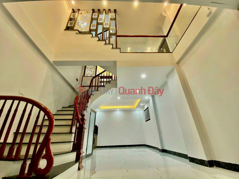 House for sale in An Khanh, Nam Tu Liem, 42m Corner lot with car coming into the house. peak business value of slightly 4 billion, Sales Listings