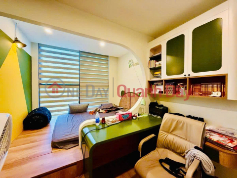CENTER POINT 110 CAU GIAY, 128m2, 3 bedrooms, extremely beautiful interior, 12.5 billion _0