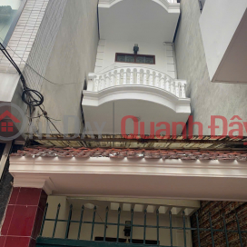 Cho thuê nhà Phố Chính Kinh, 43m2 x 2.5 tầng, 2 ngủ, 2 vệ sinh, 11 Triệu _0