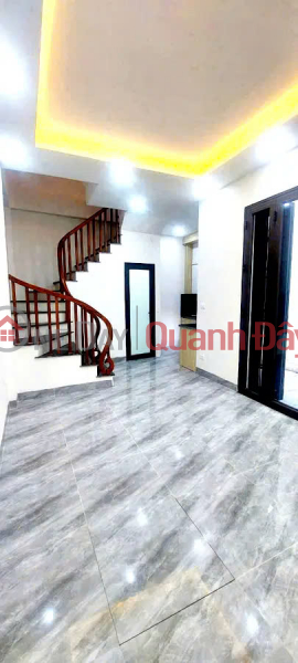 đ 5,65 tỷ | NHÀ MỚI- Ở LUÔN PHỐ ĐÀM QUANG TRUNG- LONG BIÊN,45M2,5 TẦNG, 5.6 TỶ.
