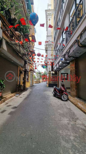 VIP Hoang Quoc Viet: Corner lot, car access, elevator, great business - 55m², 6 floors - Investment opportunity! Sales Listings