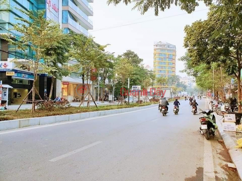 Property Search Vietnam | OneDay | Nhà ở Niêm yết bán | Bán nhà Mặt Phố Nguyễn Hoàng Tôn 118m2, giá chỉ 14.5 tỷ.