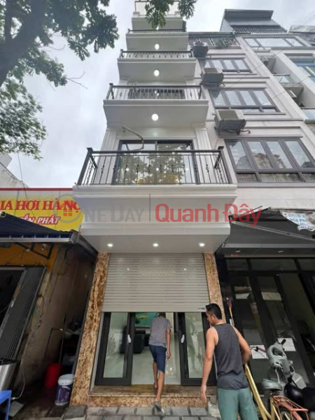 BIG ALLEY AS STREET - VIP INTERIOR - BUSY FOOTBALL SIDEWALK - 7 FLOORS WITH ELEVATOR - CONVENIENT ELECTRICAL SYSTEM Sales Listings