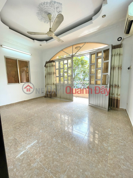 Whole house for rent in To Hien Thanh District 10, convenient traffic, rent 15 million\\/month, Vietnam Sales, đ 15 Million