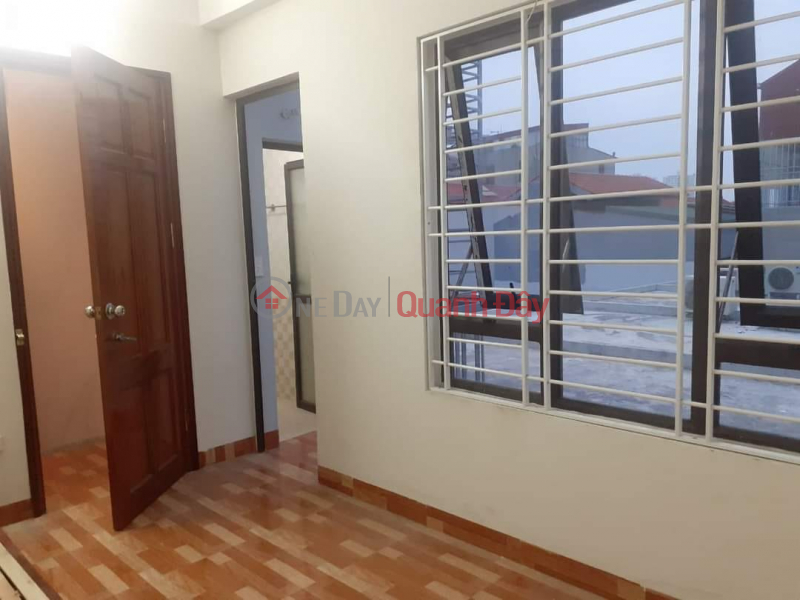 CCMN OFFICE CENTER - 15M away from EN BINH STREET - 80M TO NGUYEN KHUYEN STREET - 5 FLOORS 9 ROOM -FULL FURNITURE - Sales Listings