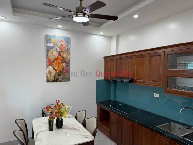 đ 7.5 Billion | Corner Lot - Commercial Property, Car Accessible, 5-Story Building with Elevator, Area 42 m2, Price Slightly Over 7 Billion VND.