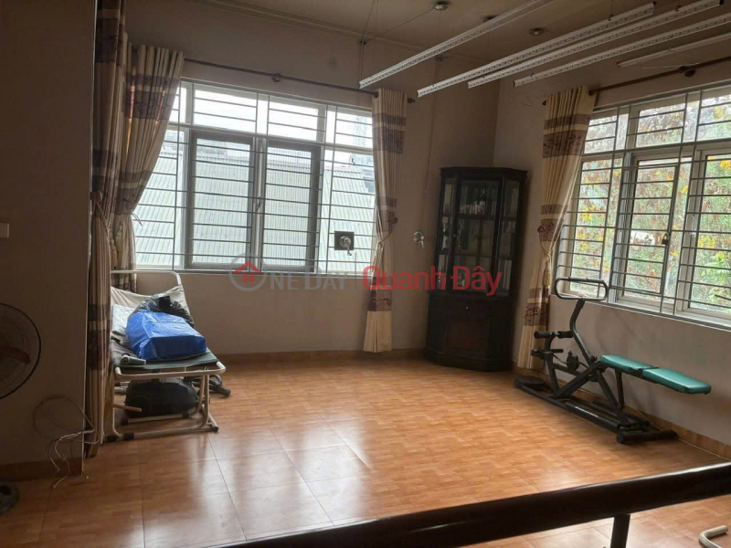 FOR RENT IN TAN MAI, SUITABLE FOR CARS AND BUSINESS, LARGE AREA 90M², 4 FLOORS, 18 MILLION VND. 0903258273 Rental Listings