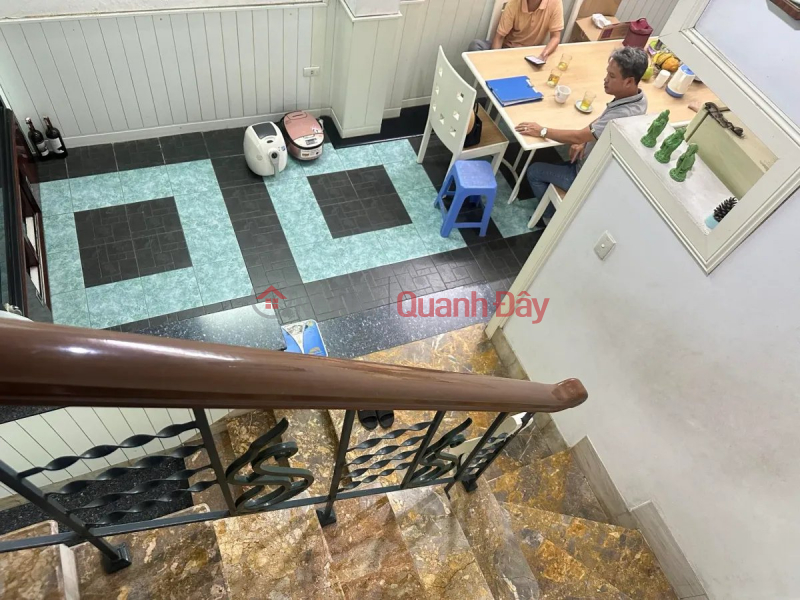 đ 4,25 tỷ Nhà Ngọc Thụy 40m2, 5 tầng, mặt tiền 4.1m, 4.25 tỷ Long Biên.