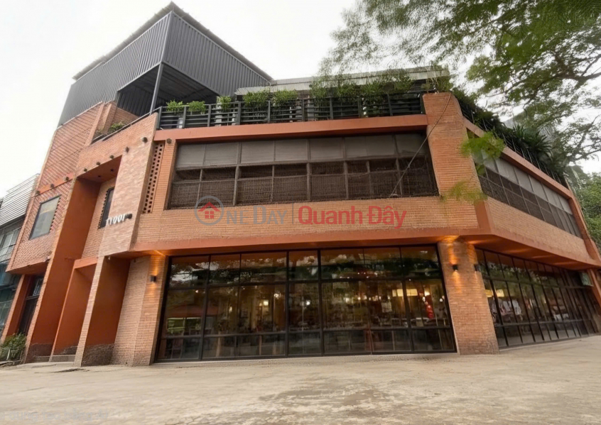 I'm renting out a house in Doi Can, Giang Van Minh, Doc Ngu area; 212m2 * 2 floors - 43 million VND. Rental Listings