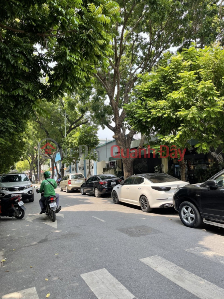 Beautiful house for sale on Tran Duy Hung street - avoid cars. Top business. Golden location. 54m2x8 floors. Price 20 billion more Sales Listings