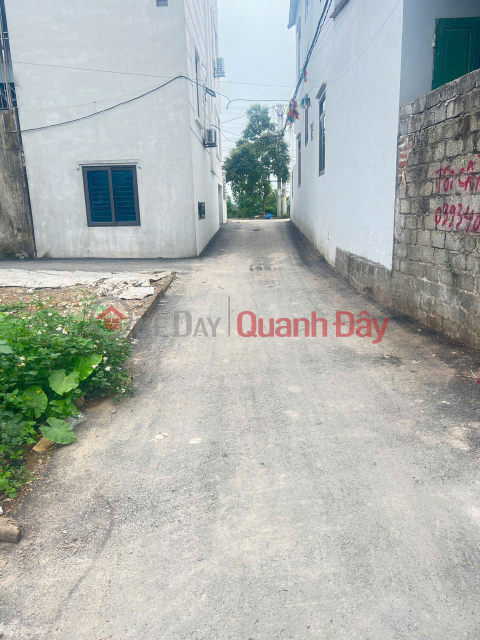 Nhỉnh 2 tỷ e bán mảnh đất trung tâm TT chúc sơn , chương mỹ _0