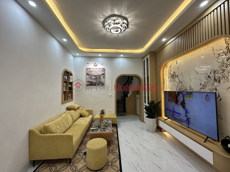 Nhon 4 billion has a private house on Lo Duc Street, Hai Ba Trung 33m, 4 floors, 3 bedrooms, beautiful house, very near to phone number 0817606560 Sales Listings