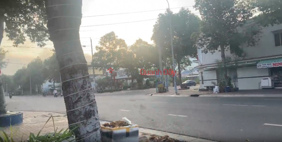 Owner selling house and land in a prime location - Pham Van Dong Street, Vung Tau - 100.3m2 - car access to the house - only 1.95 billion VND | Vietnam, Sales đ 1.95 Billion