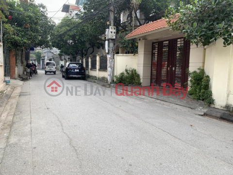 BEAUTIFUL HOUSE NGUYEN VAN LINH (THACH BAN) AVOID CAR - FULL INTERIOR - CORNER LOT - WIDE FRONTAGE _0