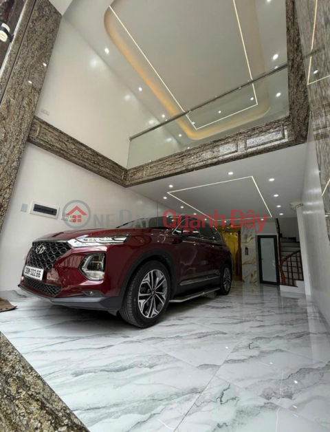 Owner is willing to sell for 18.2 billion, 40m2, 7 floors, Dong Da Center, car access, elevator _0