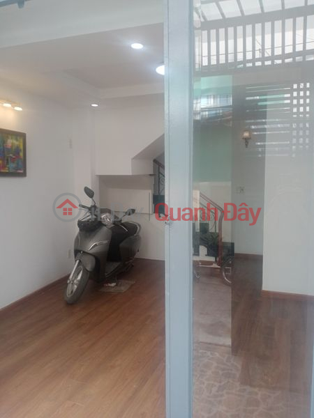 House for sale in Duy Tan, Phu Nhuan 26.4m2 after 4.15m, 6 billion. Cong 0909048*** Sales Listings