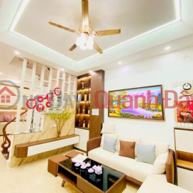 CENTER OF HAI BA TRUNG DISTRICT BEAUTIFUL 4-FLOOR HOUSE - PRICE: 4.45 BILLION BACH MAI CITY - OWNER GIVES ALL FUN INTERIORS - _0