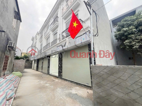 Urgent sale of a 3-story house, 40.3m2, in Phuc Duc, Quoc Oai - near Thang Long Boulevard, price over 3 billion VND, ready to move in. _0