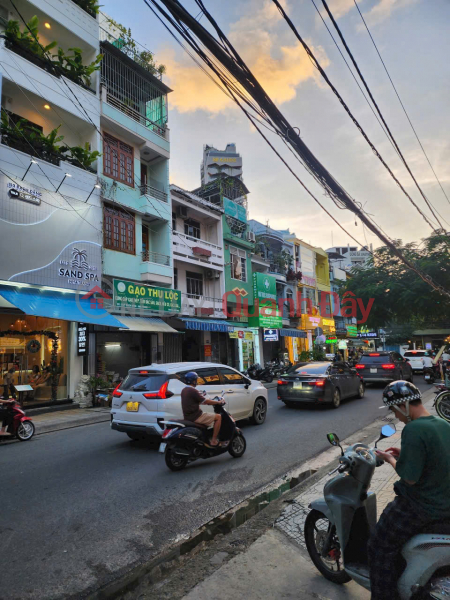 BÁN NHÀ VỊ TRÍ ĐẮC ĐỊA 4 TẦNG ĐƯỜNG BẠCH ĐẰNG- P. NHA TRANG Niêm yết bán