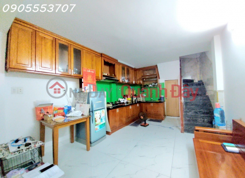 Beautiful house with 3 floors, 2 sides paved with asphalt in NUI THANH, Hai Chau, DN. Walk 10m to the front, Price 2.x billion _0