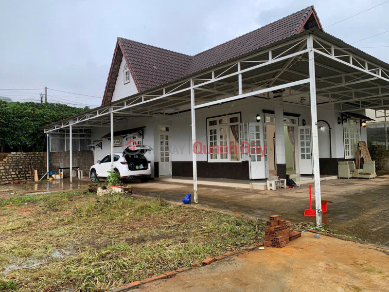 House with garden for rent, nearly 1000m2, located on National Highway 20, price 18 million VND, in Xuan Tho, Da Lat, Lam Dong. Rental Listings