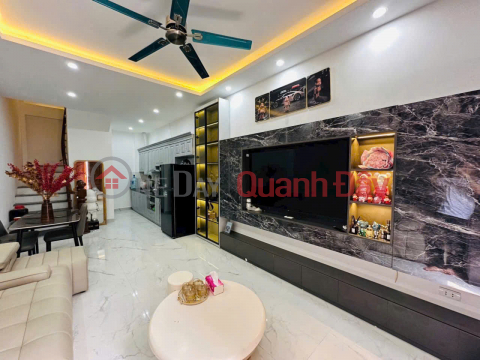 Quang Trung Ha Dong _ beautiful house with full furniture _ car parking at the door _ 3 airy _ crowded residential area _ VIP location _0