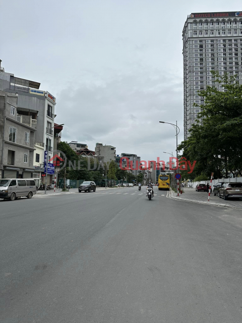 House for sale in Fort Dai Lang 70m2 4 floors asking price 11 billion Dong Da Small car parked at the door _0