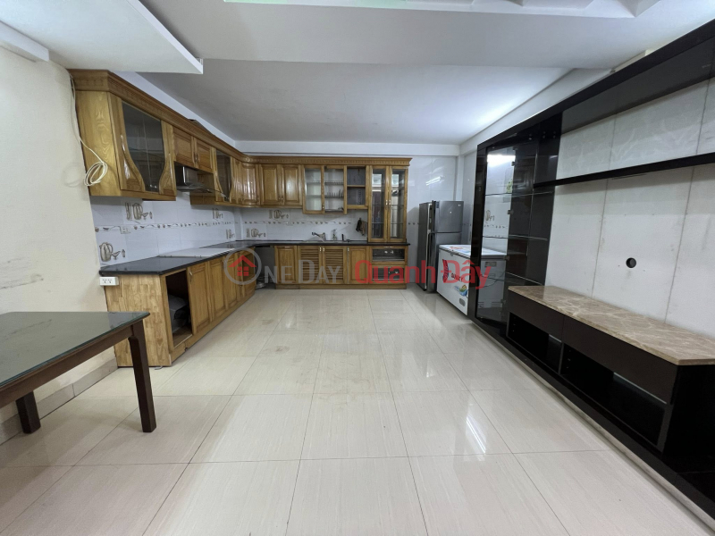 House for rent in car alley, Hoang Van Thai Street, 4 floors x 50m2, 5 bedrooms, 19.5 million VND, Center Rental Listings