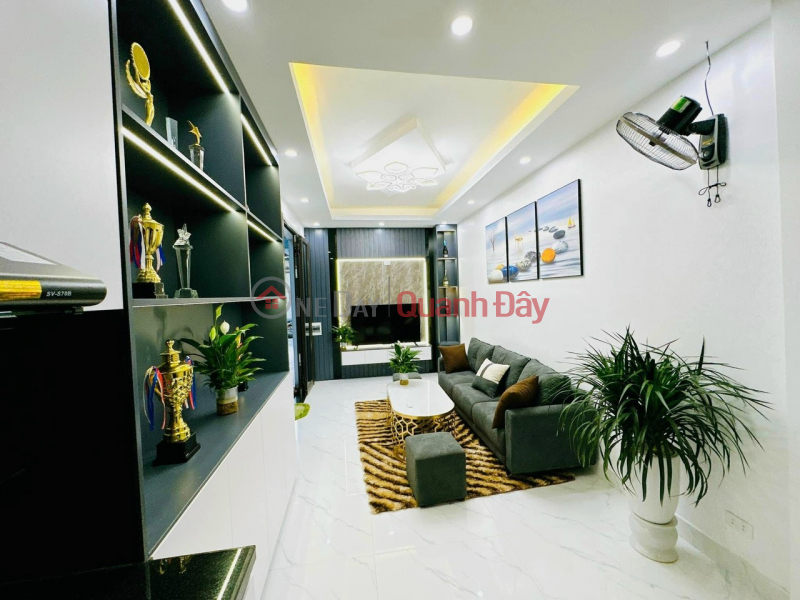 The owner sells the house 5 floors 33 meters Nguyen Xien street 3.1ty Sales Listings