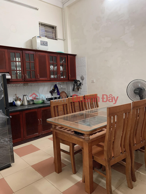 Cho thuê nhà mặt ngõ Thái Hà, 50m2 x 4 tầng, mặt tiền 4.1m, 25tr/tháng, vỉa hè, ô tô tránh _0