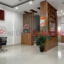 HOUSE IN A PRIME LOCATION IN NORTH NHA TRANG WARD - 400M FROM THE BEACH. _0