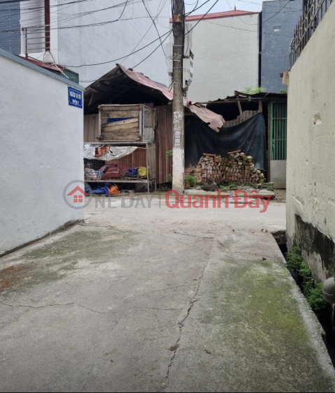 Land for sale Ngoc Chi, Vinh Ngoc near Nhat Tan bridge, car road, just over 2 billion VND _0