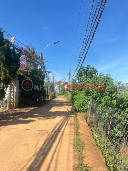 đ 18 Billion BEAUTIFUL LAND - INVESTMENT PRICE - NEED TO SELL A BEAUTIFUL 2-FRONT LAND LOT IN Lac Duong Town, Lac Duong, Lam Dong