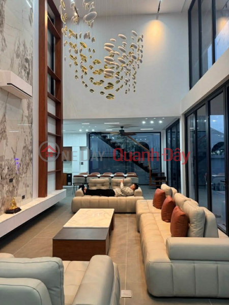 Long Bien resort villa, 800m², 30m frontage, swimming pool, pickleball, suitable for both living and business. Vietnam | Sales đ 38 Billion