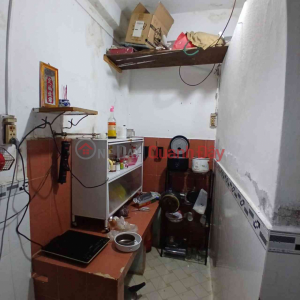 L2389* Sneaking out to view this apartment in District 6 because it's so cheap! Vietnam | Sales, đ 980 Million