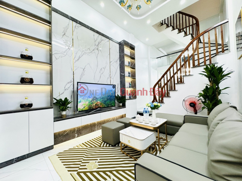 A little over 5 billion cars parked at Nguyen Trai Thanh Xuan street 40m 4 floors beautiful house to live in please contact 0817606560 | Vietnam | Sales | đ 5.8 Billion