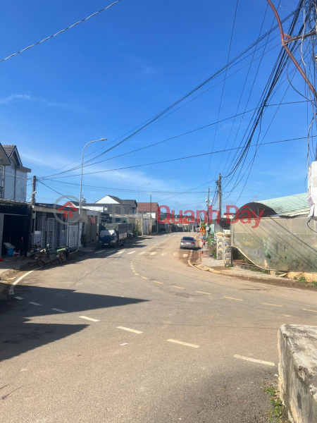 BEAUTIFUL LAND - INVESTMENT PRICE - NEED TO SELL A BEAUTIFUL 2-FRONT LAND LOT IN Lac Duong Town, Lac Duong, Lam Dong Vietnam | Sales, đ 18 Billion