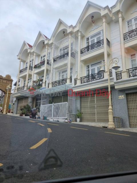 CẦN BÁN GÂP NHÀ KHU NGHỈ DƯỠNG GOLDEN Hills Phường 4 Đà Lạt _0